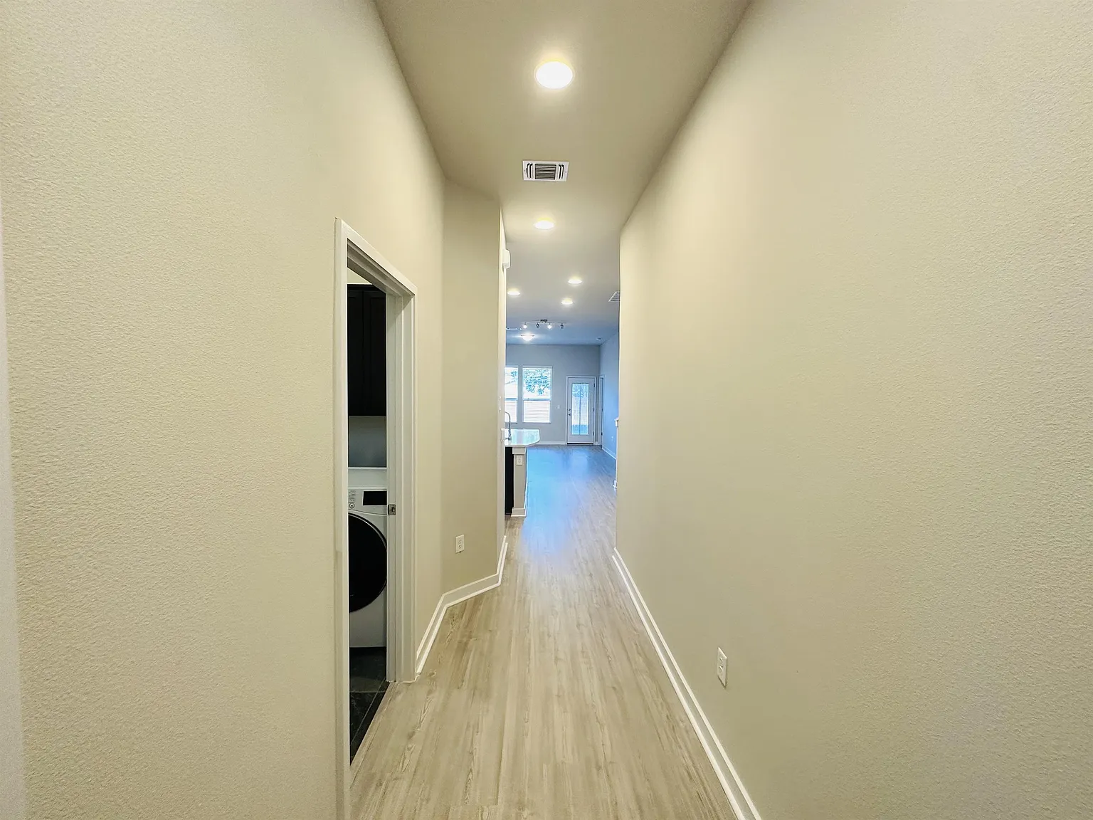 1304 Limelight Ln — Photo 4