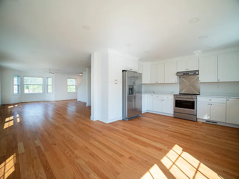 44 Mettler St #A — Photo 10
