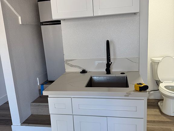 3rd image of 5193 El Paraiso Ave #S