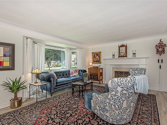 4th image of 2359 Loyola Rd