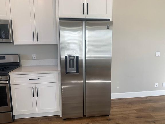5th image of 1988 Rosemary Pl