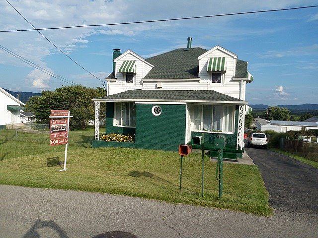 1st image of 2230 Russell Ave