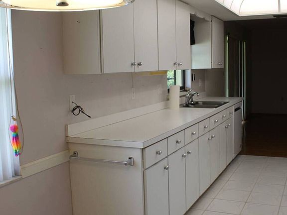 5th image of 36 Quail Run Ln