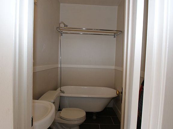 5th image of 629 St Helens Ave APT 303