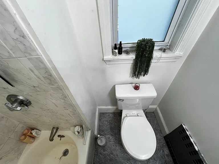 17 Dow St #2 — Photo 27