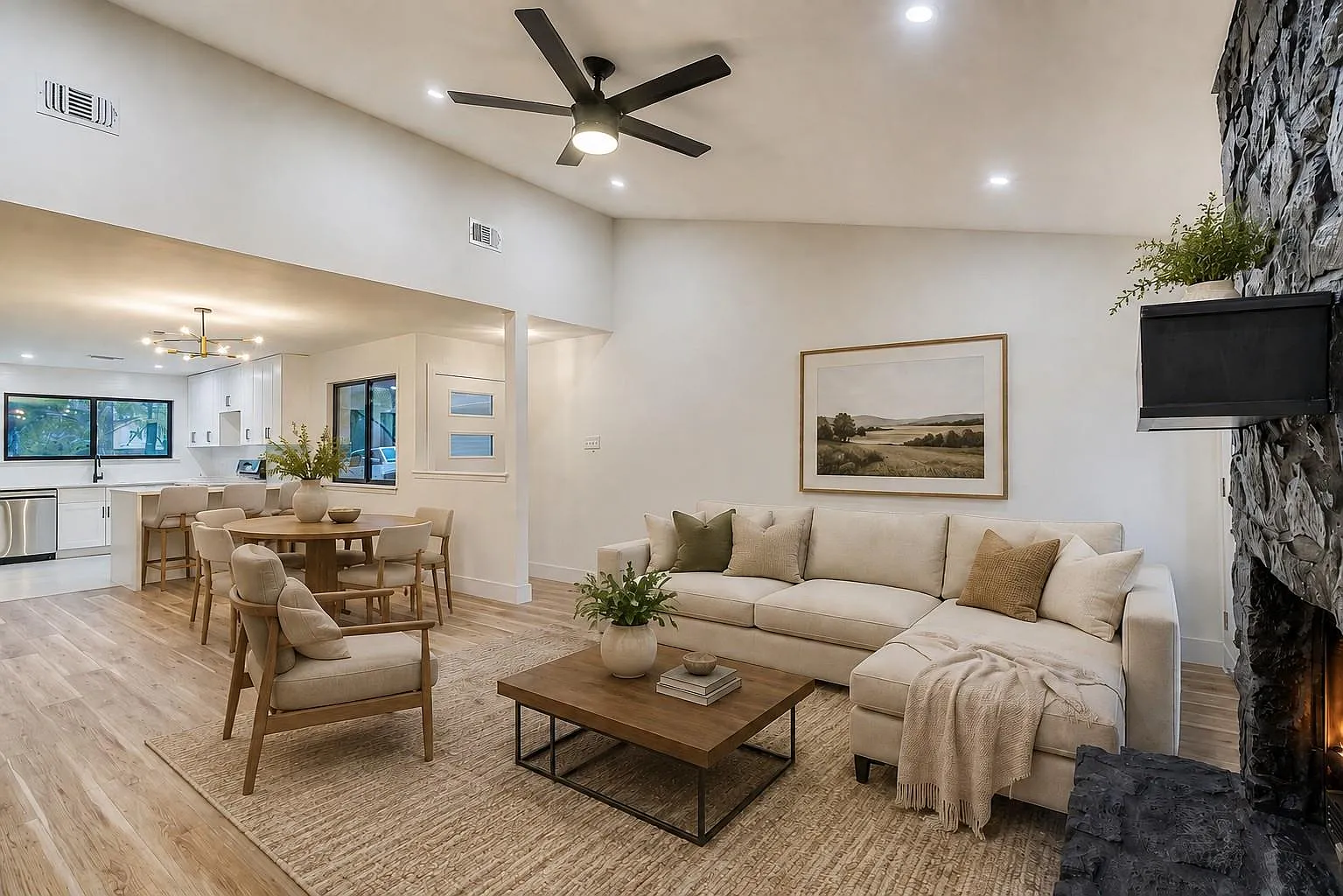 3 bed, 2.0 bath, 1312 sqft, $2,125 — Photo 1