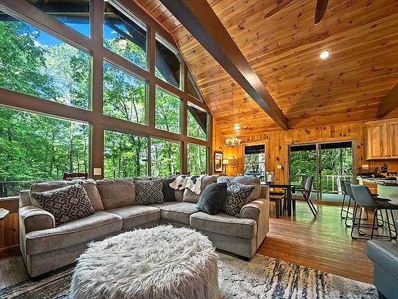4th image of 469 N Lake Dr