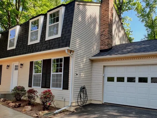 2283 Dosinia Ct, Reston, VA 20191