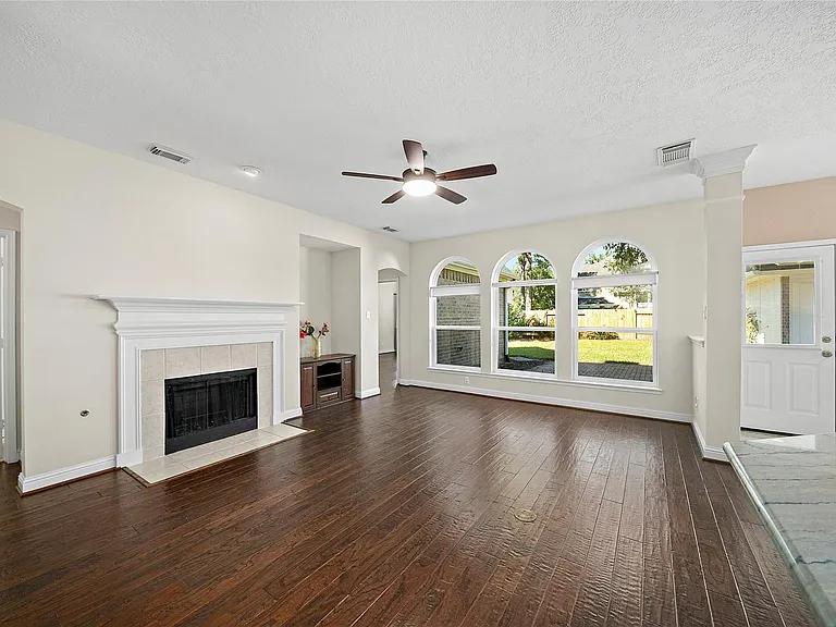 22430 Water Edge Ln — Photo 6