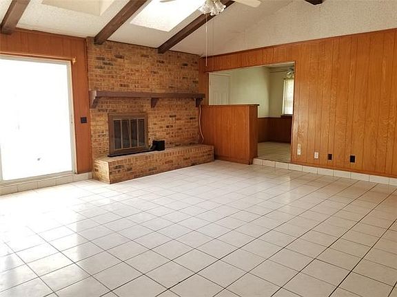 2nd image of 3208 Lynbrook Dr