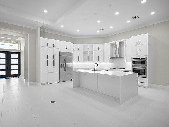 Kitchen Oceanic Grande Move-in Ready shown for reference