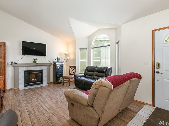 4th image of 15633 Latham Dr SE