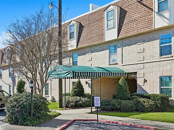2nd image of 2704 Whitney Pl APT 723