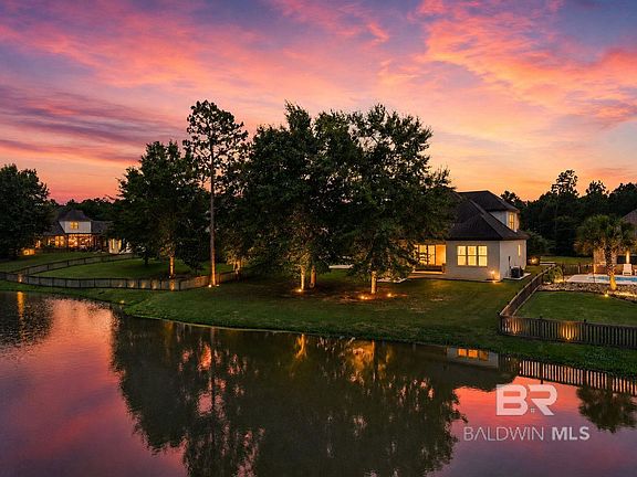 3rd image of 12411 Gracie Ln