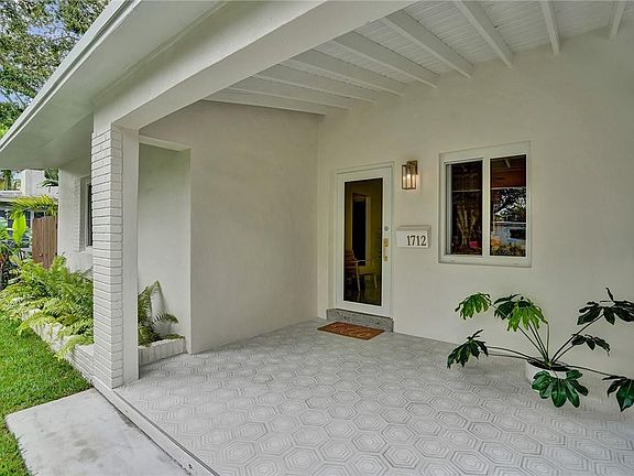 4th image of 1712 SW 13th Street
