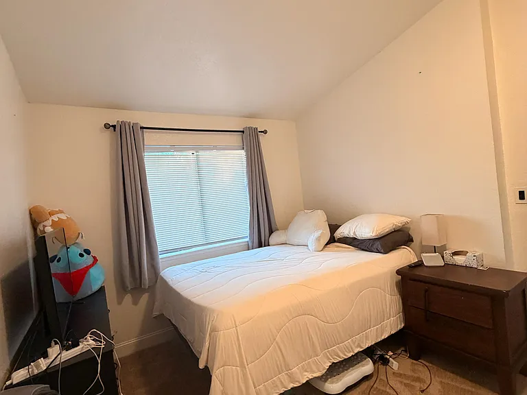 Peppermill Cir — Photo 19