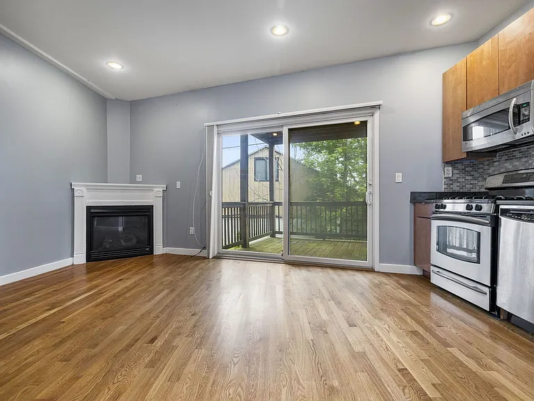 22 Emerson St #1 — Photo 12