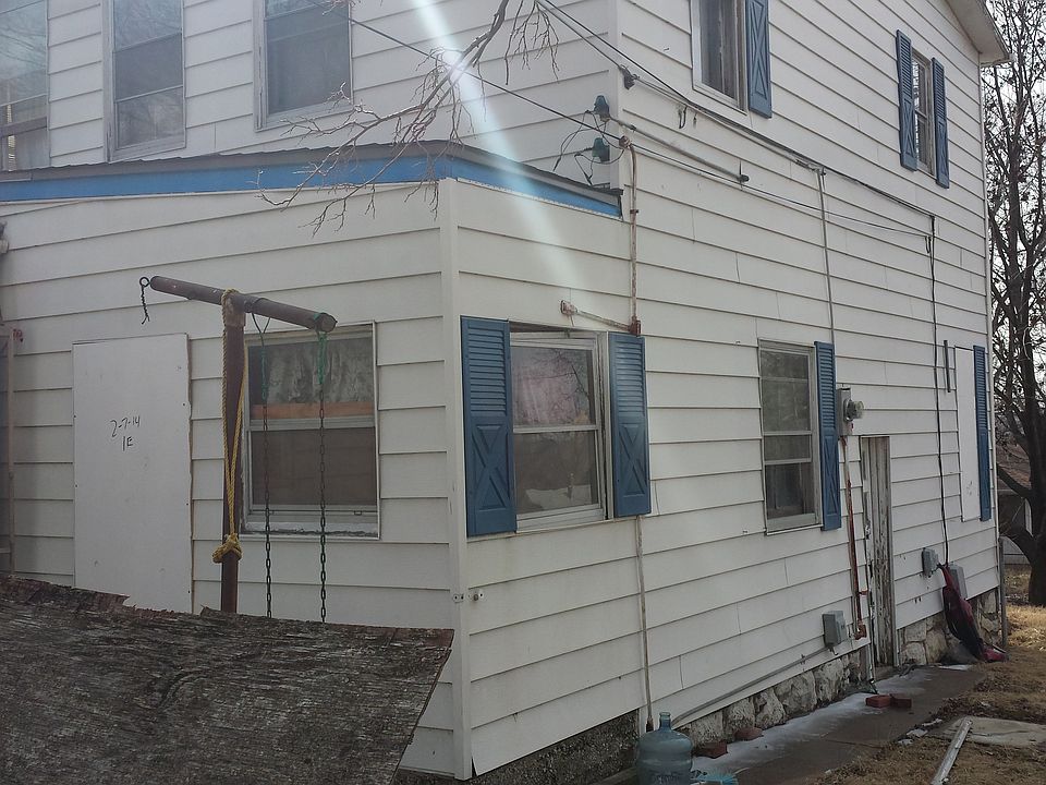 2nd image of 823 White Ave