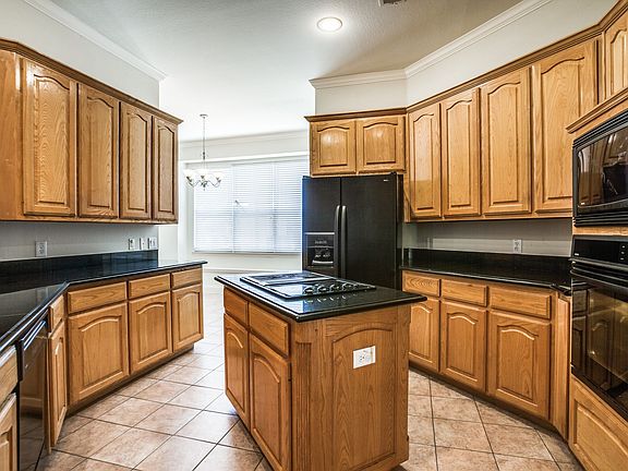 5th image of 3909 Lost Creek Dr