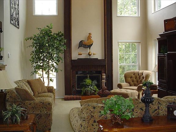 3rd image of 3013 Kell Ln