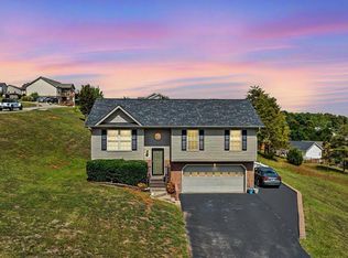 240 Mountain Creek Ct, Jonesborough, TN 37659
