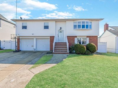 2344 Redmond Road, Bellmore, NY, 11710