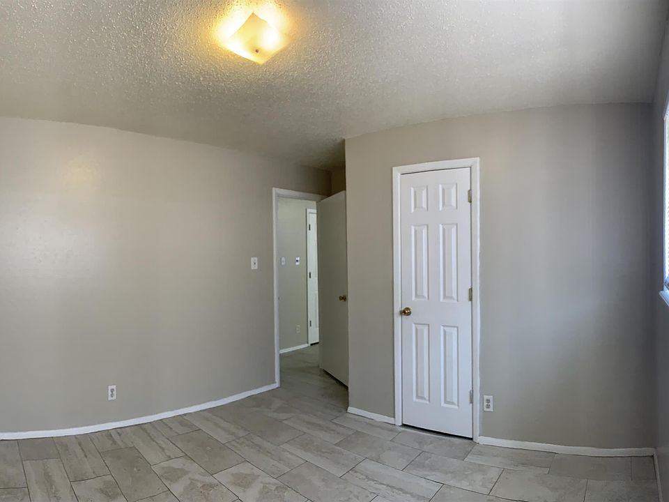 1st image of 3605 Sheridan St #F