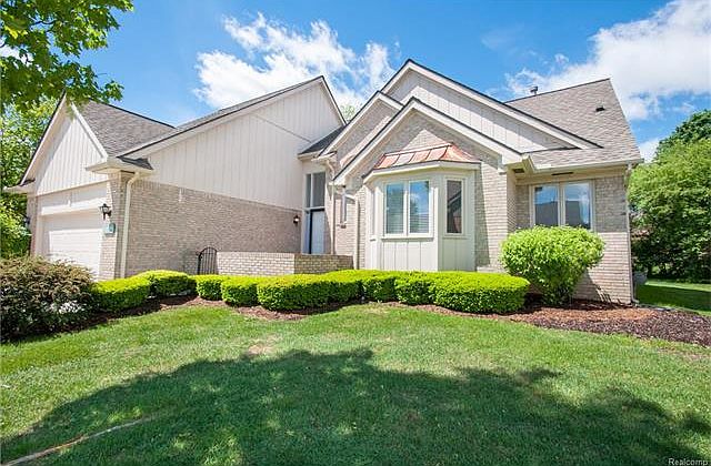 1st image of 16589 Country Knoll Dr #16