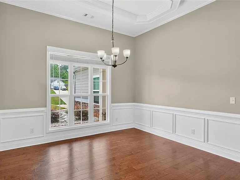 80 Whitley Ct — Photo 5