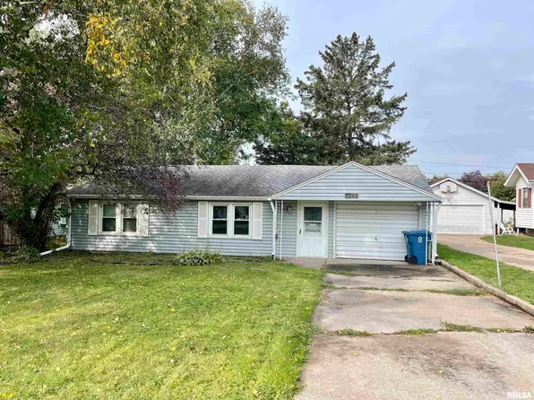 4261 9th St, East Moline, IL 61244