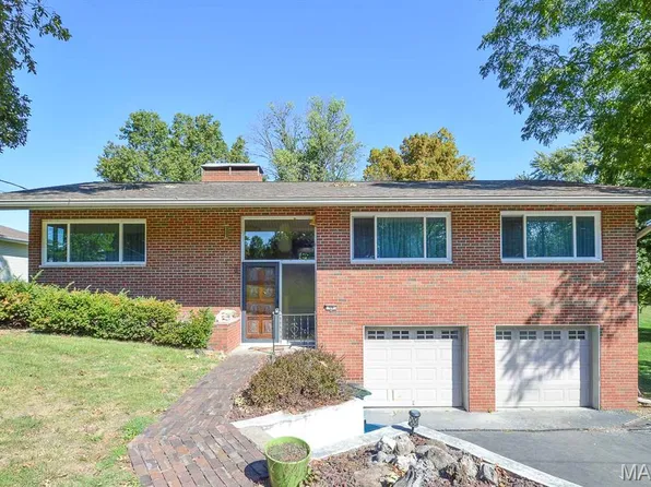 59 Lake Shore Dr, Troy, IL 62294