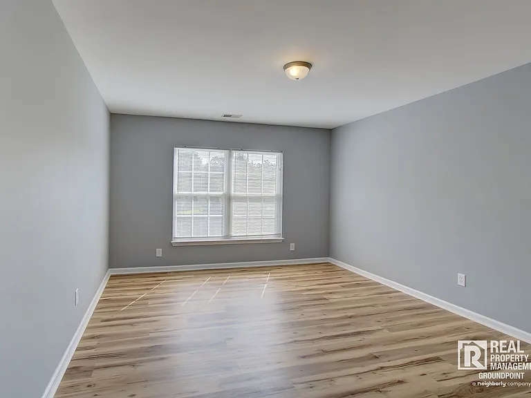 308 Briarbend Rd — Photo 17