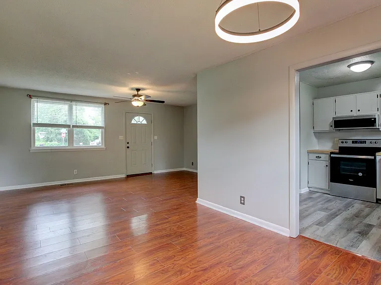 729 Welsey Dr — Photo 17
