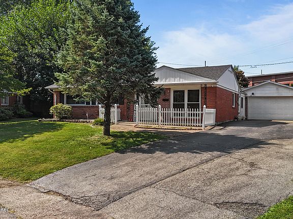 4th image of 3618 Downing Way