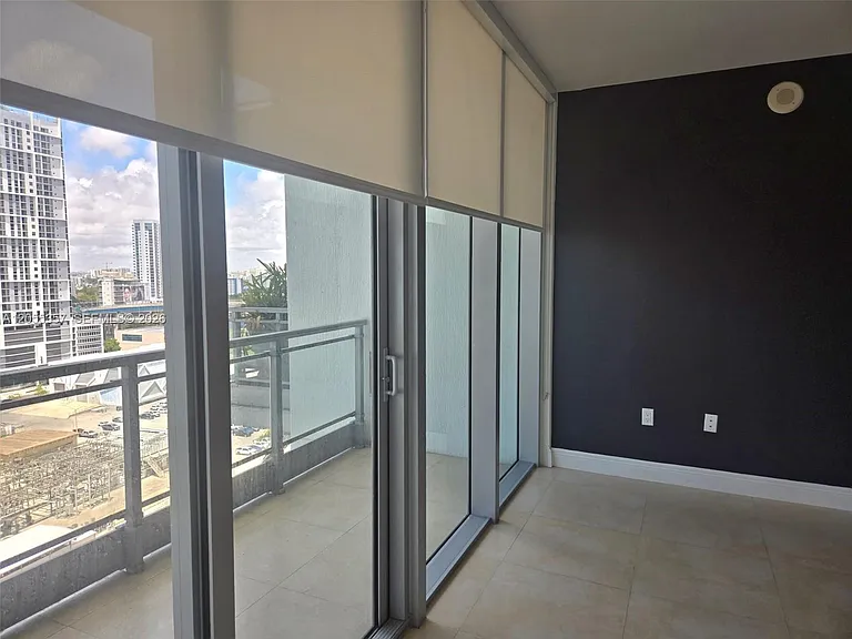 92 SW 3rd St #1808 — Photo 10