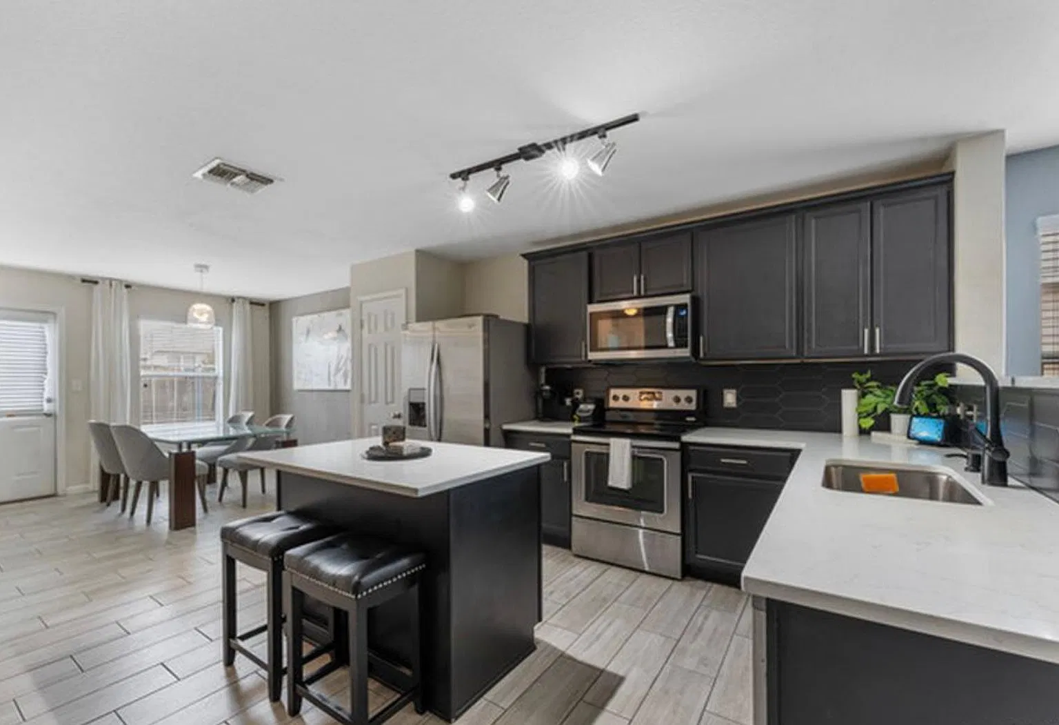 3 bed, 1513 sqft, $1,850 — Photo 1