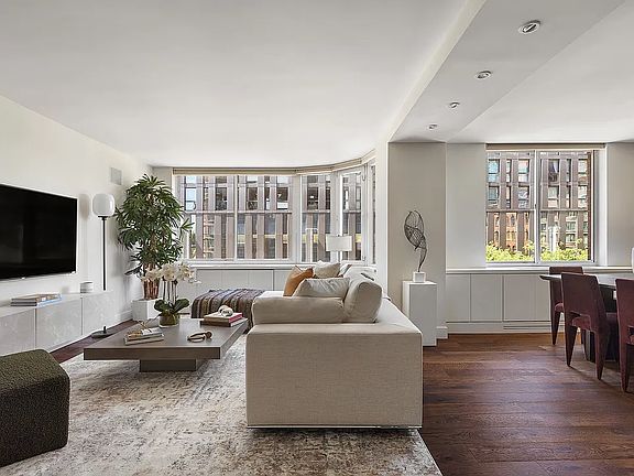 2nd image of 275 Greenwich St #4EF