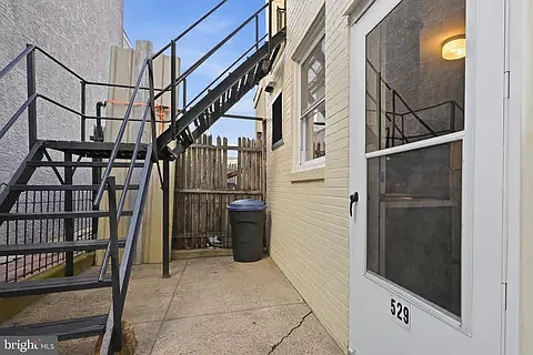 529 S Harrison St — Photo 2