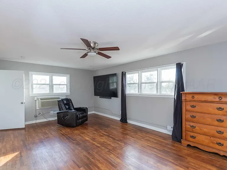 922 Mary Ellen St #B — Photo 2