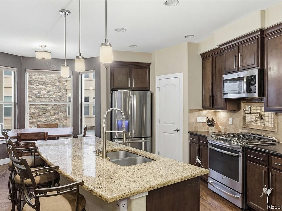1st image of 829 N Vernon Drive