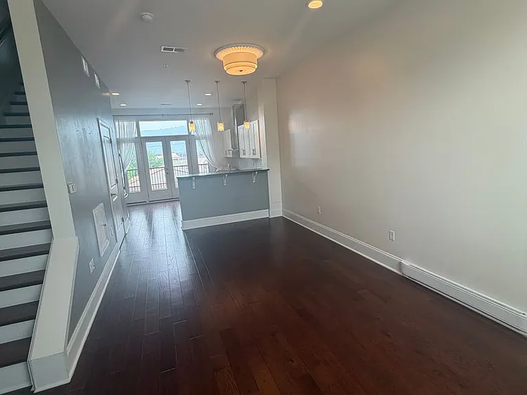 5283 Holmes St — Photo 6