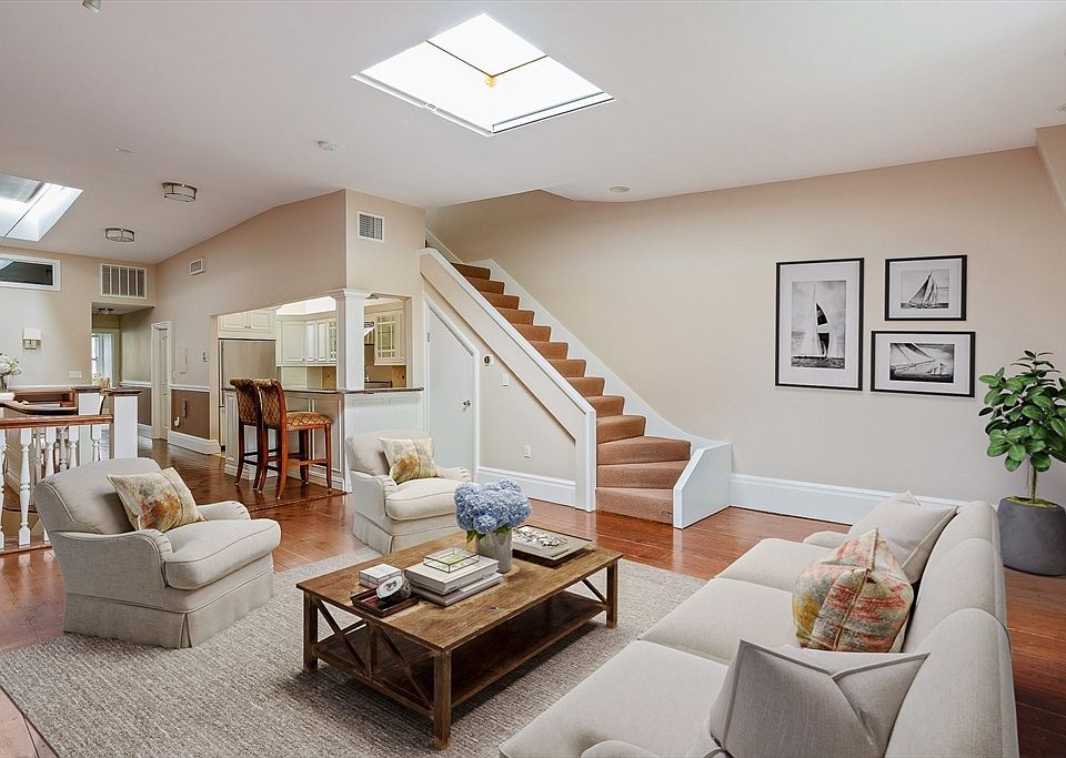 1st image of 34 Commonwealth Ave APT 4