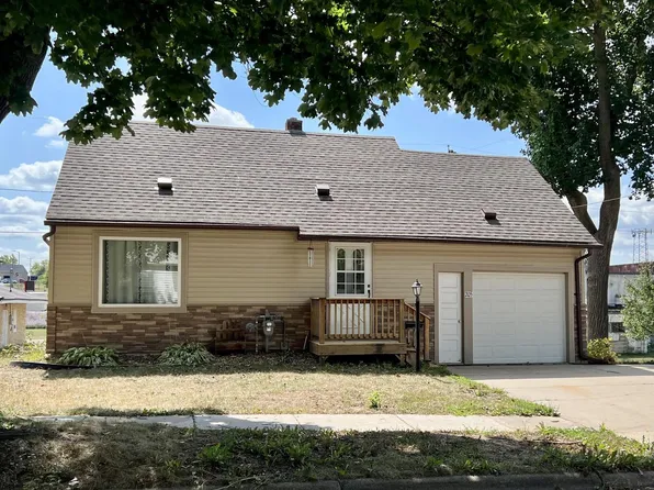 205 South Circle DRIVE, Viroqua, WI 54665