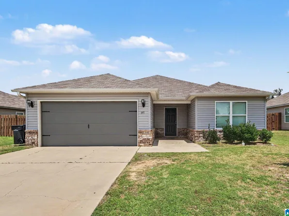 397 Clear Creek Ln, Calera, AL 35040