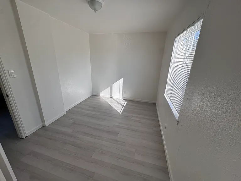 7975 Macarthur Blvd #2 — Photo 5
