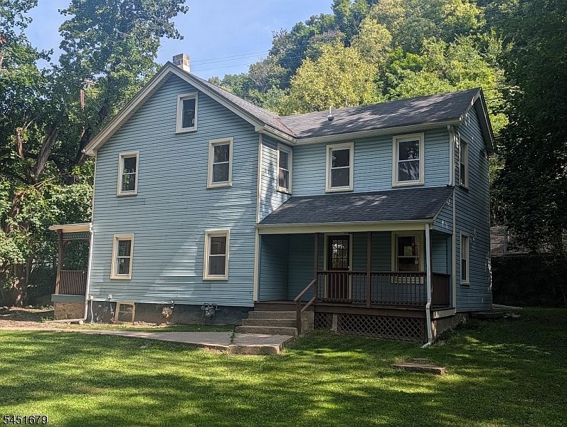 1st image of 840 S Main St