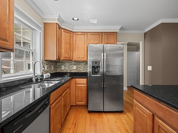 5th image of 7 Dewey St APT 4