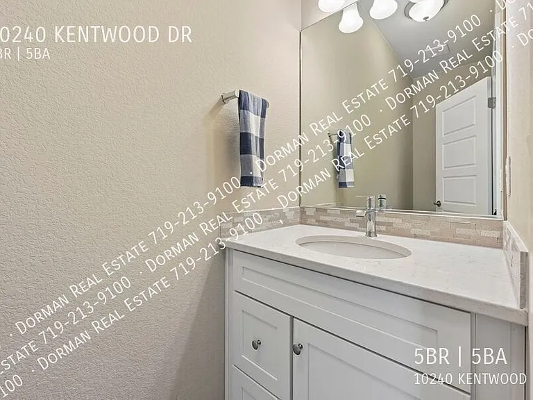 10240 Kentwood Dr — Photo 6