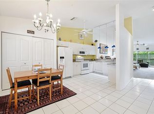 1747 Reuven Cir APT 4, Naples, FL 34112