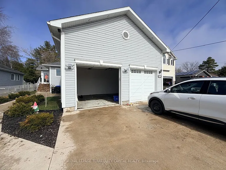 1416 Maple Rd #1 — Photo 9